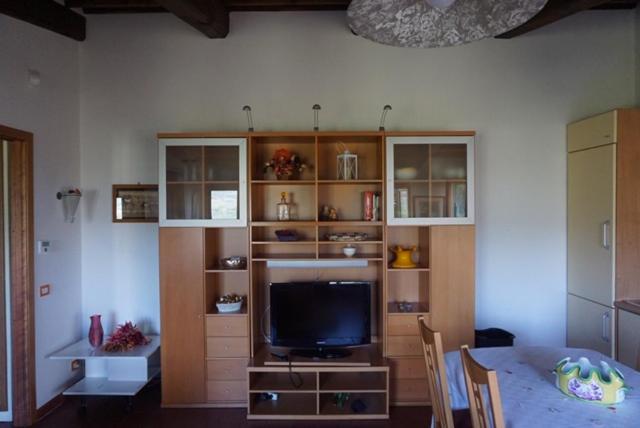 セッラヴァッレ・ピストイエーゼCasa Tre Piniアパートメント エクステリア 写真